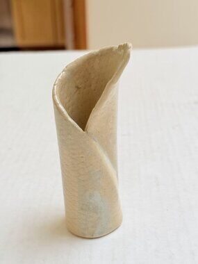 Handmade Art Pottery Vase Tulip Split Opening Beige Curled Bud Vase Decor Marked